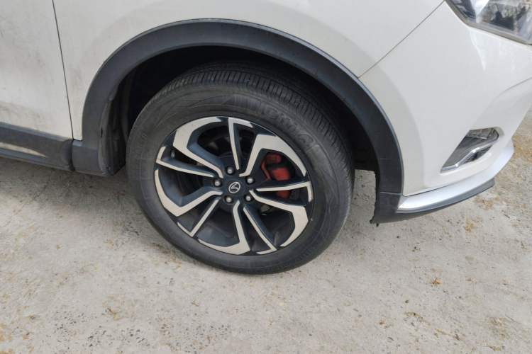 Used Soueast DX7 2019 1.5T Automatic Smart Connect Flagship Edition China VI Standard Right Front Wheel Hub