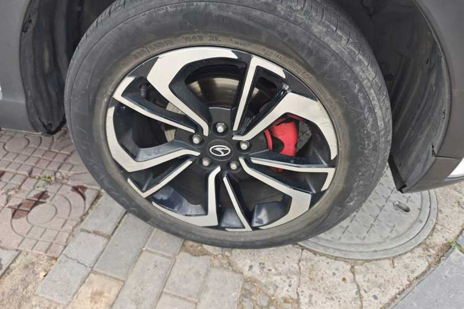 Used Soueast DX7 2019 1.5T Automatic Smart Connect Flagship Edition China VI Standard Right Front Wheel Hub