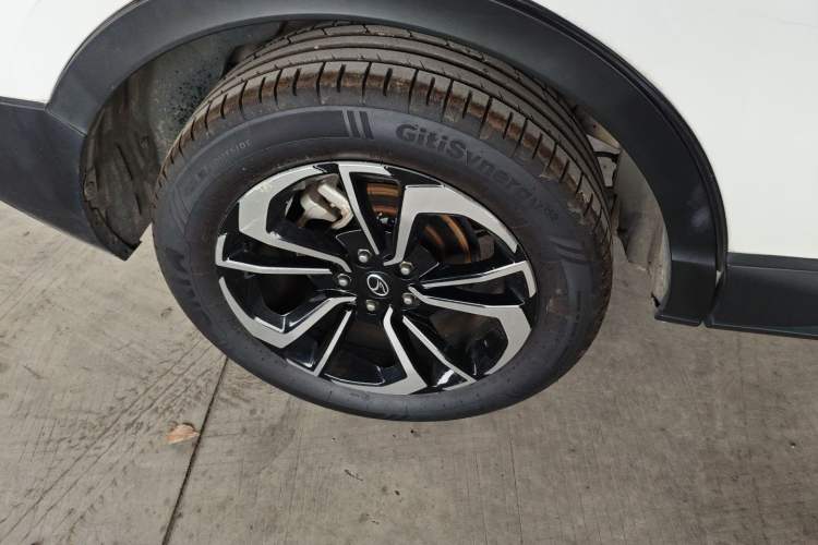 Used Soueast DX7 2019 1.5T Automatic Smart Connect Flagship Edition China VI Standard Right Rear Wheel Hub