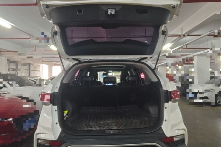 Used Soueast DX7 2020 Xingyue 1.5T DCT Luxury Sunroof Edition Trunk