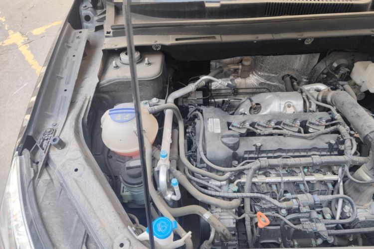 Used Soueast DX8 2022 1.5T Manual Amazon Edition 5 Seats Engine Bay Right
