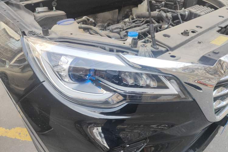 Used Soueast DX8 2022 1.5T Manual Amazon Edition 5 Seats Right Front Headlight