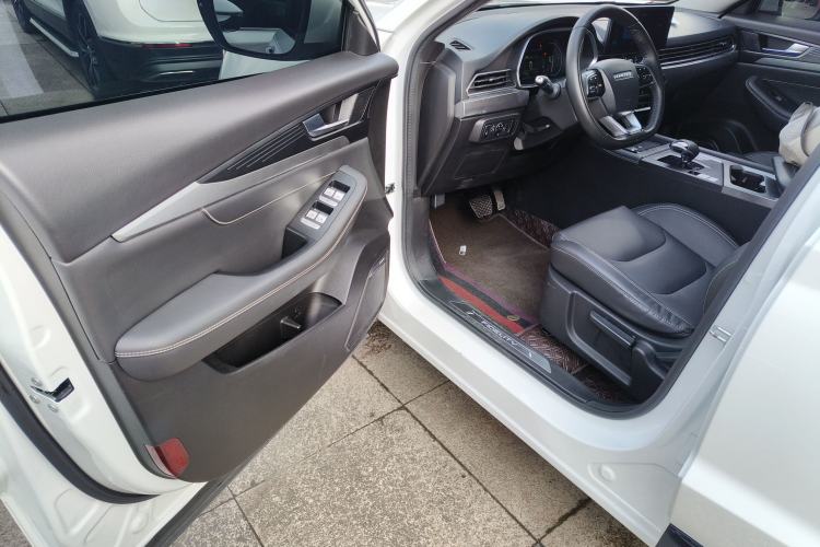 Used Soueast DX8S 2022 1.5T DCT Chieftain Edition 7-Seater Driver Seat