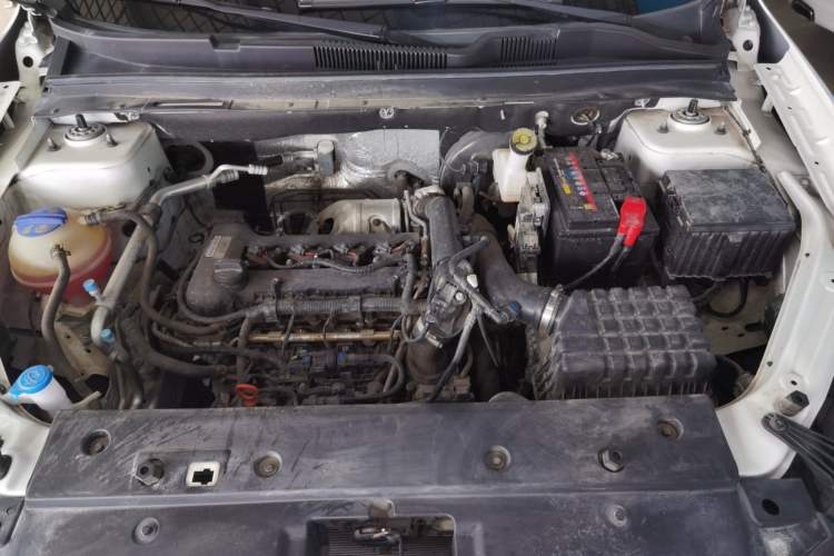 Used Soueast DX8S 2022 1.5T DCT Long-Range Version 7 Seats Engine Bay