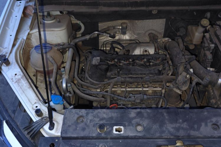 Used Soueast DX8S 2022 1.5T DCT Long-Range Version 5 Seats Engine Bay Right