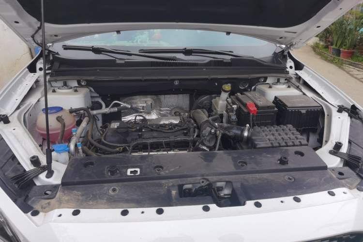 Used Soueast DX8S 2022 1.5T DCT Long-Range Version 7 Seats Engine Bay