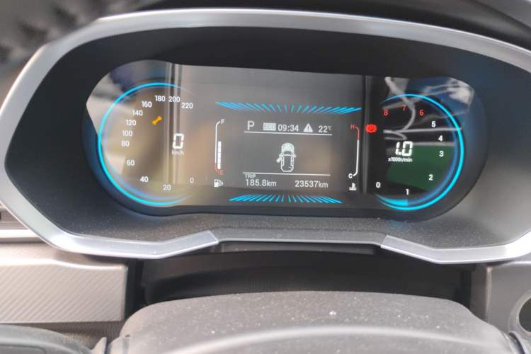 Used Soueast DX8S 2022 1.5T DCT Chieftain Edition 5 Seats Instrument Cluster