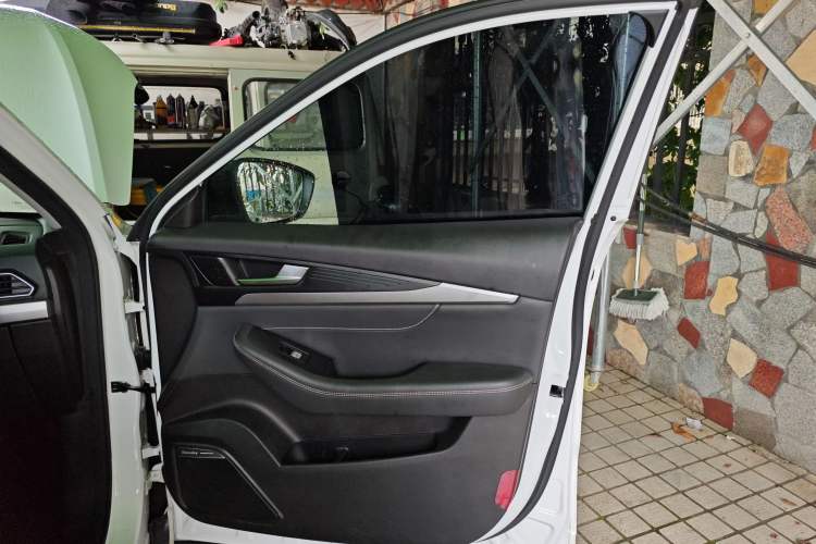 Used Soueast DX8S 2022 1.5T DCT Gulf Edition 5 Seats Interior 5