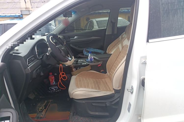 Used Soueast DX8S 2022 1.5T DCT Gulf Edition 5 Seats Left Front Seat