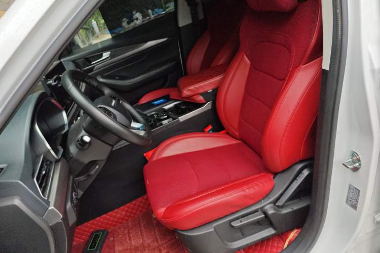 Used Soueast DX8S 2022 1.5T DCT Gulf Edition 5 Seats Left Front Seat
