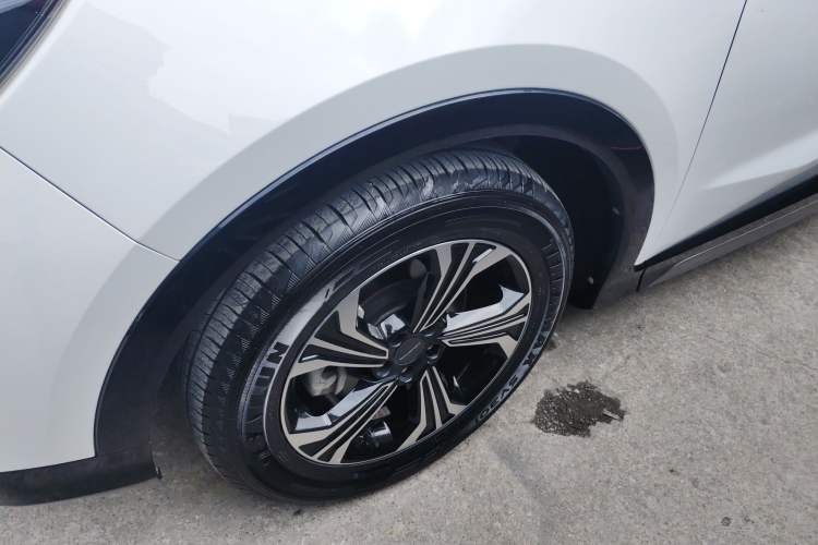Used Soueast DX8S 2022 1.5T DCT Gulf Edition 7-Seater Left Front Wheel Hub