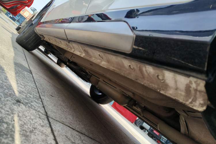 Used Soueast DX8S 2022 1.5T DCT Chieftain Edition 7-Seater Left Side Sill