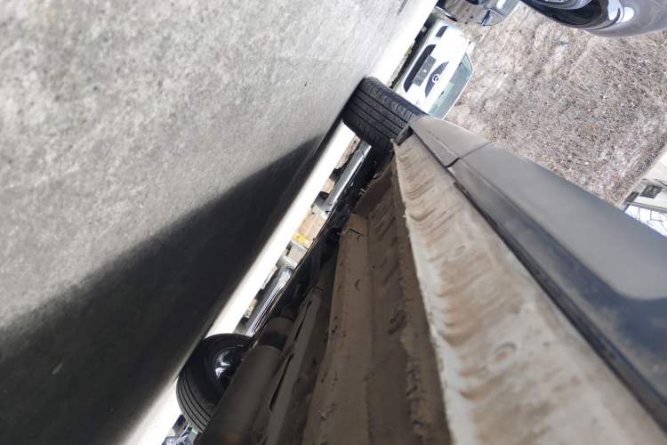 Used Soueast DX8S 2022 1.5T DCT Gulf Edition 7-Seater Left Side Sill