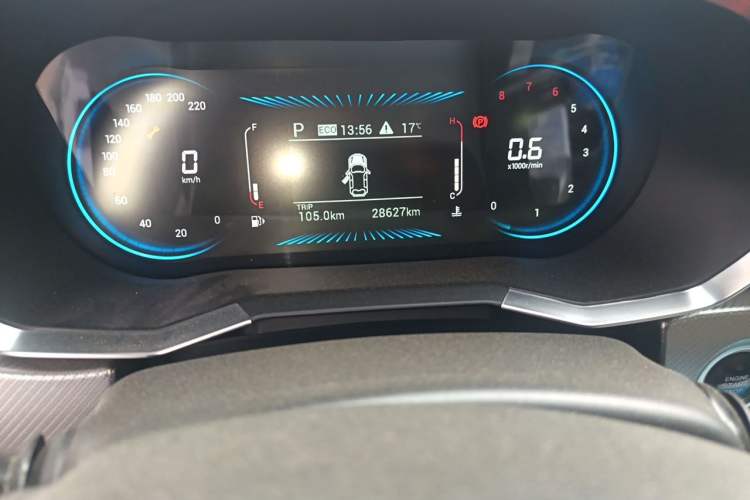Used Soueast DX8S 2022 1.5T DCT Gulf Edition 5 Seats Odometer Close Up