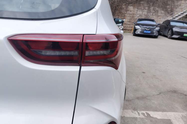 Used Soueast DX8S 2022 1.5T DCT Gulf Edition 7-Seater Right Rear Taillight