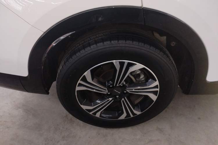 Used Soueast DX8S 2022 1.5T DCT Chieftain Edition 7-Seater Right Rear Wheel Hub