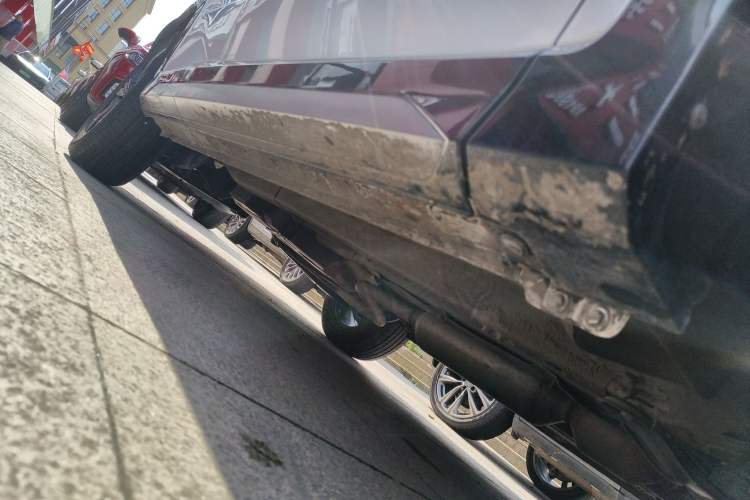 Used Soueast DX8S 2022 1.5T DCT Chieftain Edition 7-Seater Right Side Sill
