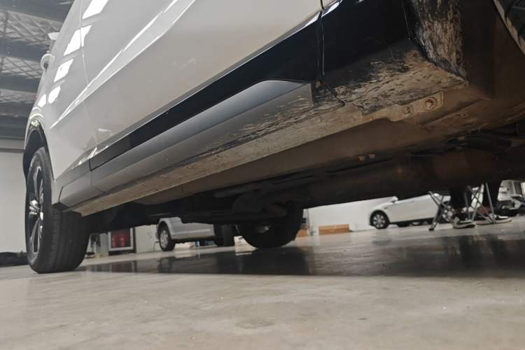 Used Soueast DX8S 2022 1.5T DCT Chieftain Edition 5 Seats Right Side Sill