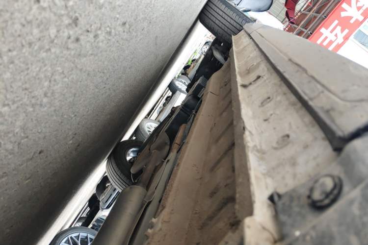 Used Soueast DX8S 2022 1.5T DCT Gulf Edition 7-Seater Right Side Sill