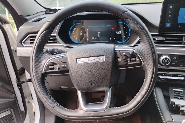 Used Soueast DX8S 2022 1.5T DCT Chieftain Edition 5 Seats Steering Wheel