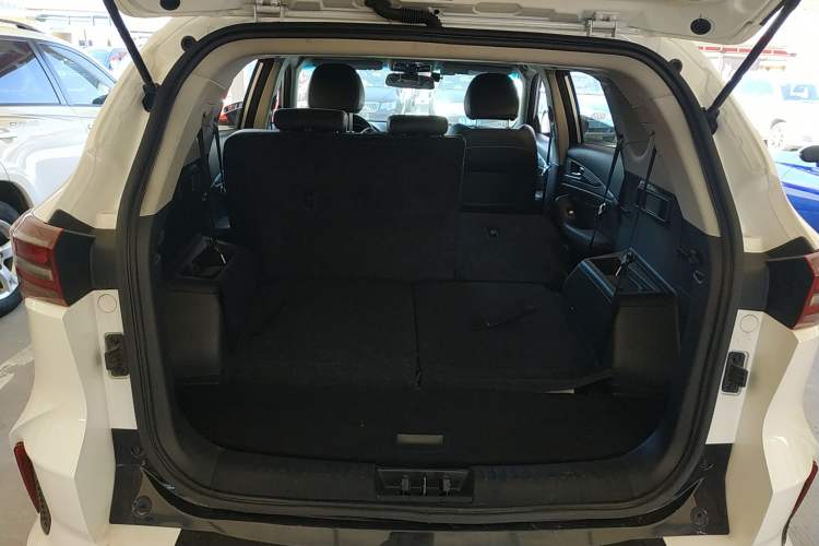 Used Soueast DX8S 2022 1.5T DCT Chieftain Edition 7-Seater Trunk