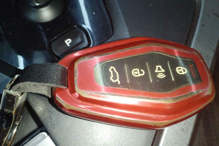 Used Soueast DX8S 2022 1.5T DCT Chieftain Edition 7-Seater Vehicle Key