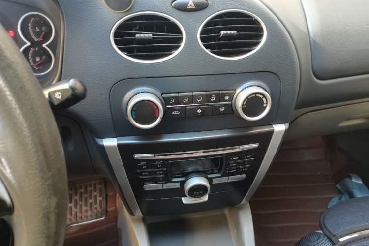 Used Soueast V3 Lingyue 2008 1.5L Manual Luxury Edition Audio And AC Panel