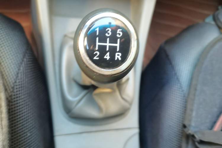 Used Soueast V3 Lingyue 2008 1.5L Manual Luxury Edition Gear Lever