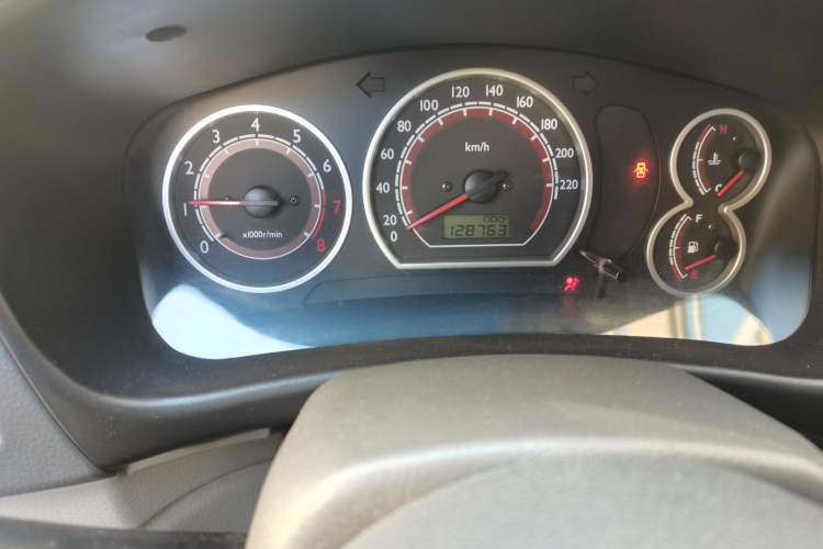 Used Soueast V3 Lingyue 2008 1.5L Manual Luxury Edition Odometer Close Up