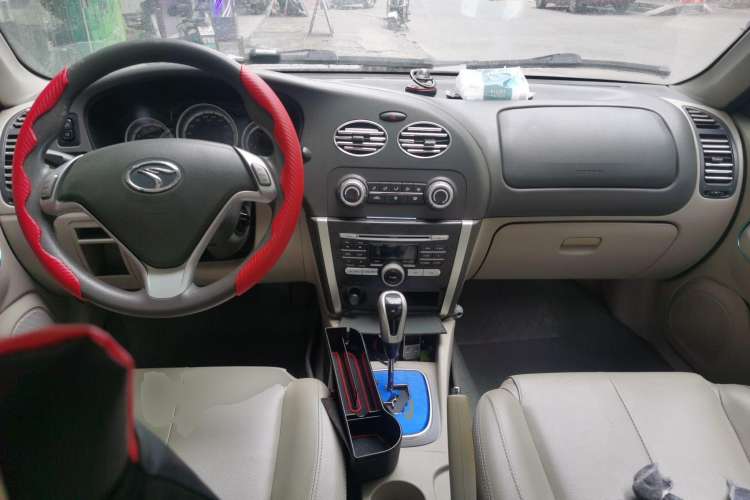 Used Soueast V3 Lingyue 2010 1.5L CVT Flagship Edition Center Console