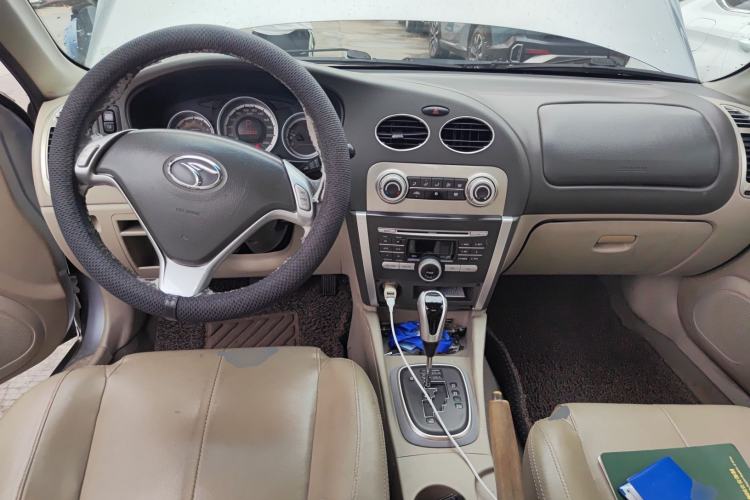 Used Soueast V3 Lingyue 2010 1.5L CVT Luxury Edition Center Console