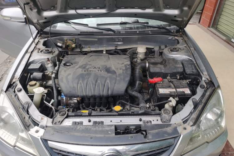 Used Soueast V3 Lingyue 2010 1.5L CVT Flagship Edition Engine Bay