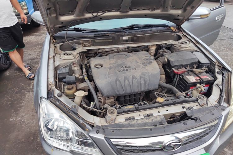 Used Soueast V3 Lingyue 2010 1.5L CVT Luxury Edition Engine Bay Right