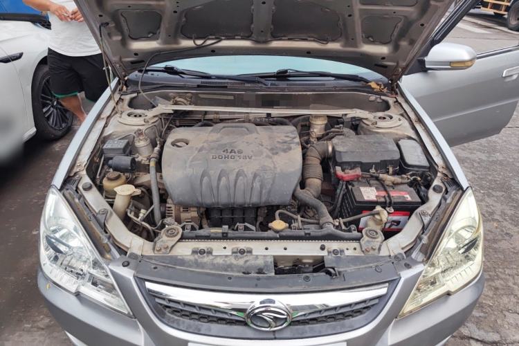Used Soueast V3 Lingyue 2010 1.5L CVT Luxury Edition Engine Bay