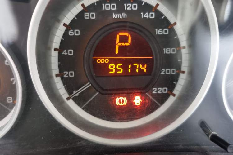 Used Soueast V3 Lingyue 2010 1.5L CVT Flagship Edition Odometer Close Up