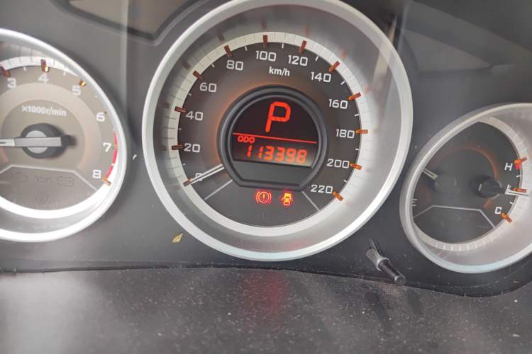 Used Soueast V3 Lingyue 2010 1.5L CVT Luxury Edition Odometer Close Up