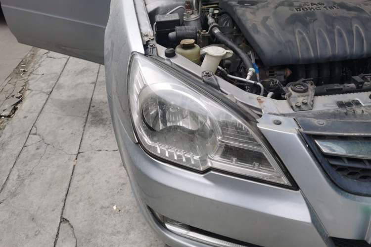 Used Soueast V3 Lingyue 2010 1.5L CVT Flagship Edition Right Front Headlight