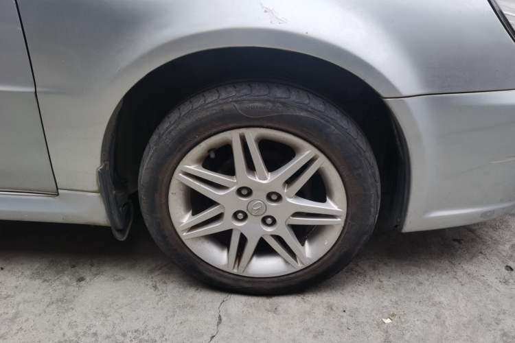 Used Soueast V3 Lingyue 2010 1.5L CVT Flagship Edition Right Front Wheel Hub