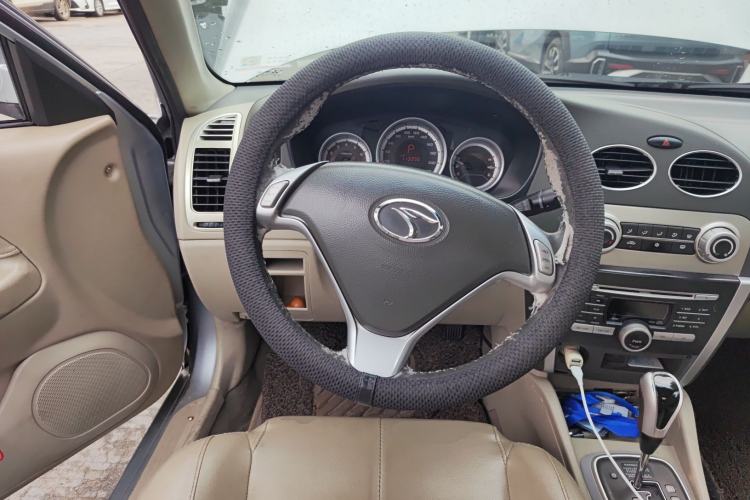 Used Soueast V3 Lingyue 2010 1.5L CVT Luxury Edition Steering Wheel