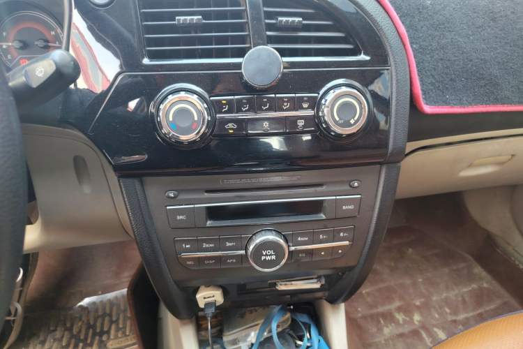 Used Soueast V3 Lingyue 2011 1.5L Manual Happiness Edition Audio And AC Panel