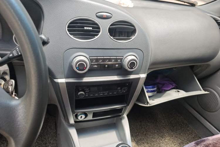Used Soueast V3 Lingyue 2011 1.5L Manual Happiness Edition Audio And AC Panel