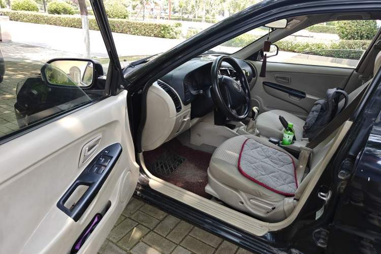 Used Soueast V3 Lingyue 2011 1.5L Manual Comfort Edition Driver Seat