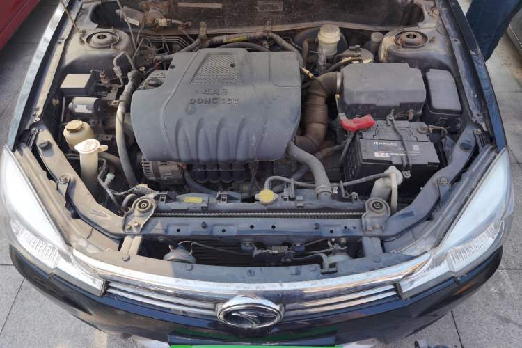 Used Soueast V3 Lingyue 2011 Revised Version 1.5L Manual – Style Edition Engine Bay