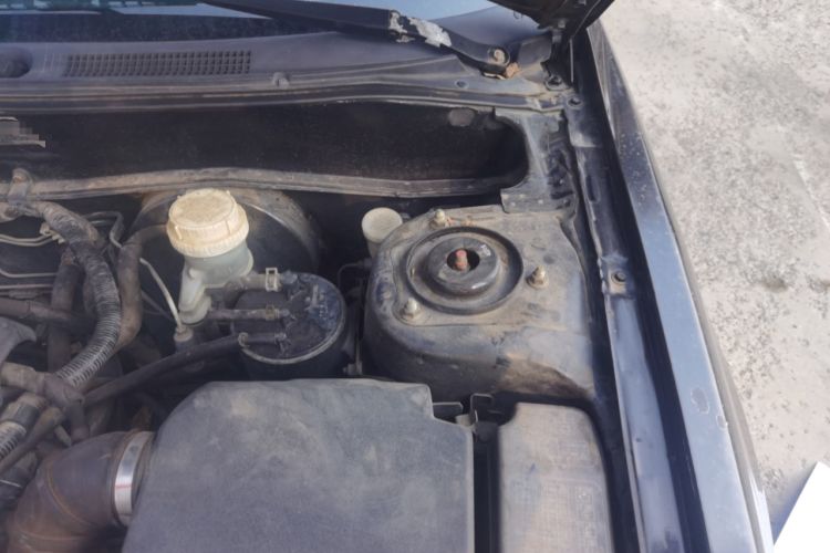 Used Soueast V3 Lingyue 2011 Revised Version 1.5L Manual – Style Edition Engine Bay Left