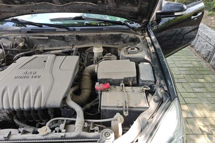 Used Soueast V3 Lingyue 2011 1.5L Manual Comfort Edition Engine Bay Left