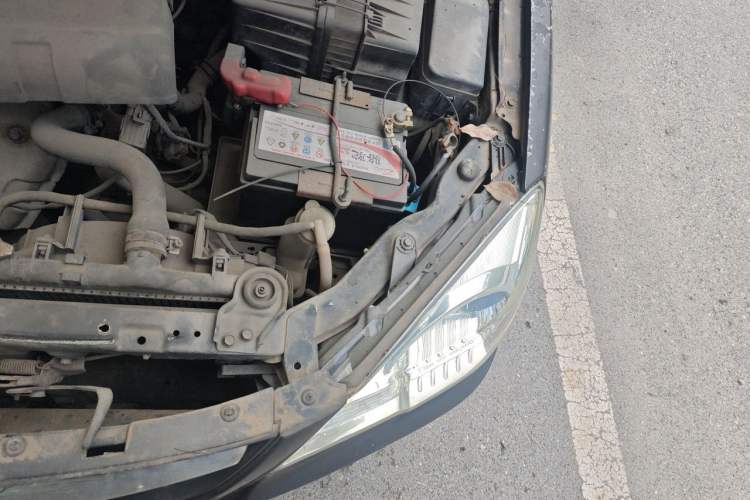 Used Soueast V3 Lingyue 2011 1.5L Manual Happiness Edition Engine Bay Left