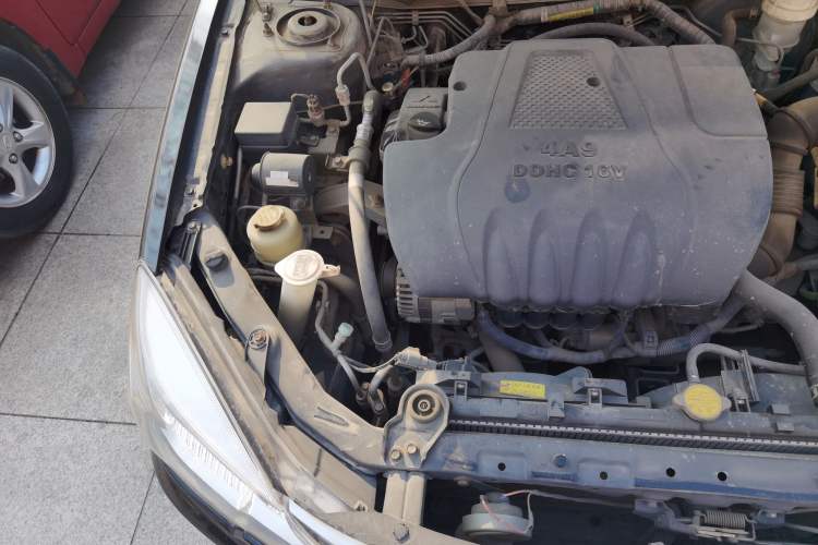 Used Soueast V3 Lingyue 2011 Revised Version 1.5L Manual – Style Edition Engine Bay Right