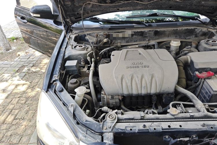 Used Soueast V3 Lingyue 2011 1.5L Manual Comfort Edition Engine Bay Right