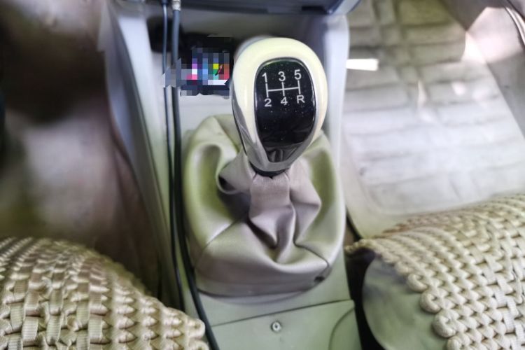 Used Soueast V3 Lingyue 2011 1.5L Manual Comfort Edition Gear Lever
