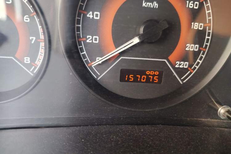 Used Soueast V3 Lingyue 2011 1.5L Manual Happiness Edition Odometer Close Up